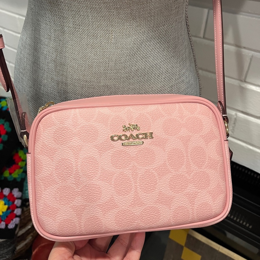 New! Coach! - Picture 2 of 16